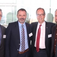 Da sinistra: Matthias Ehinger (Multipart Garantie AG), Christoph Kissling (Rhiag), Urs Wernli (Presidente centrale dell UPSA) e Roger Hunziker (Rhiag)